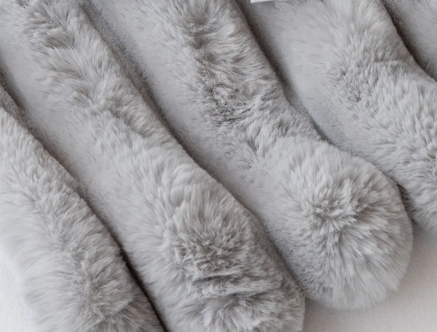 Deka Fluffy šedá